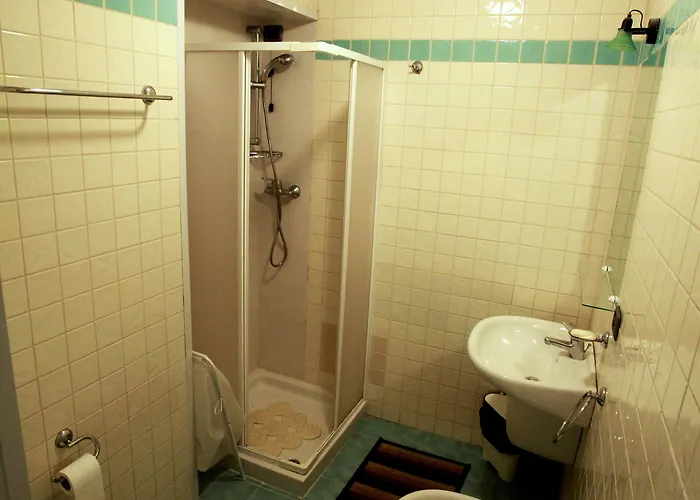 Maggiore - Italia Апарт-отель Maccagno