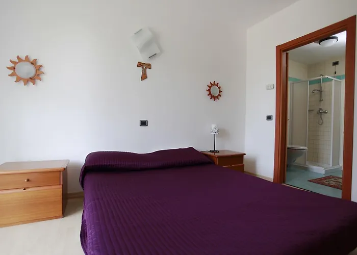 Maggiore - Italia Апарт-отель Maccagno